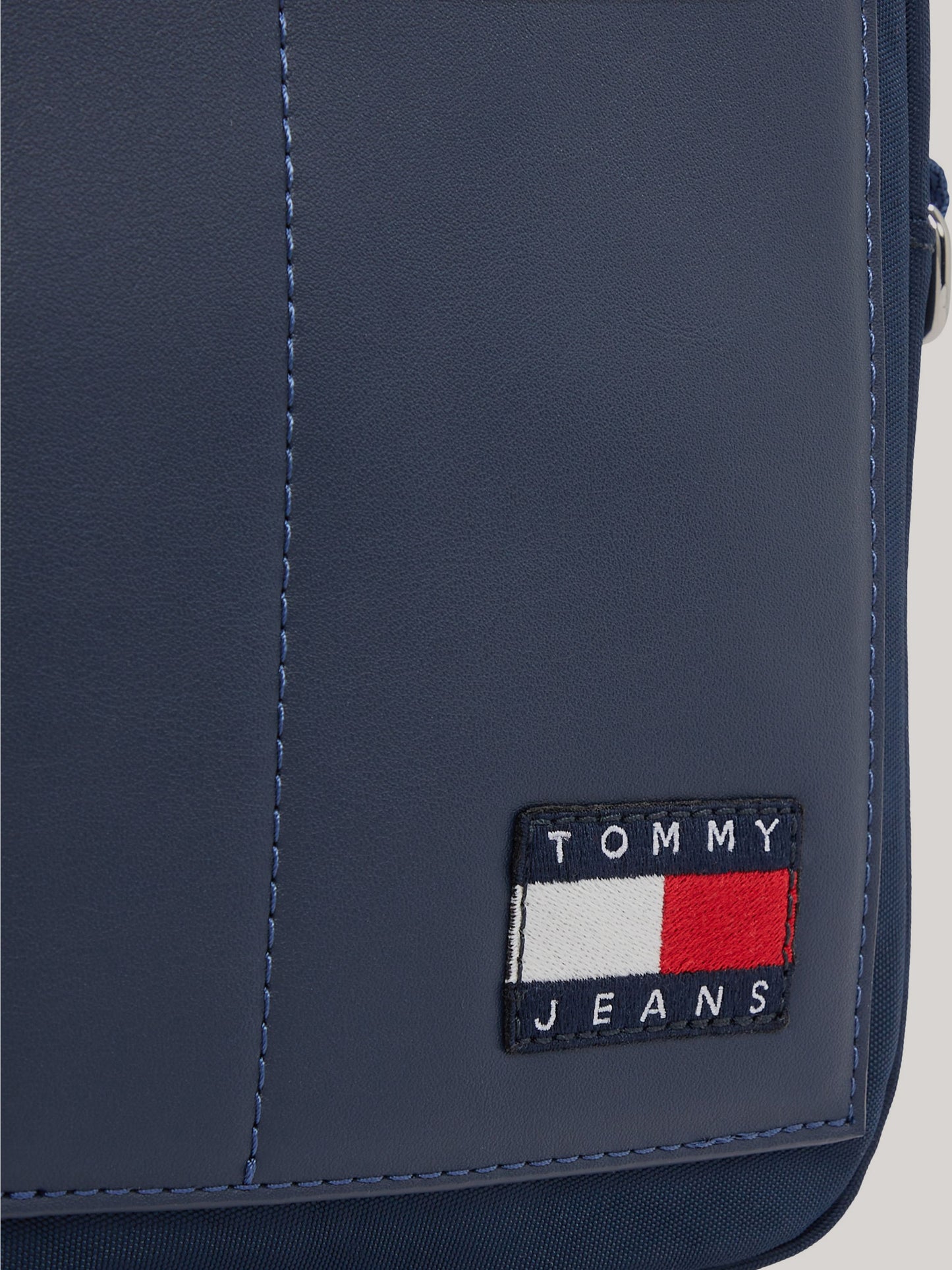 Tommy Jeans Logo Badge Reporter Bag taška