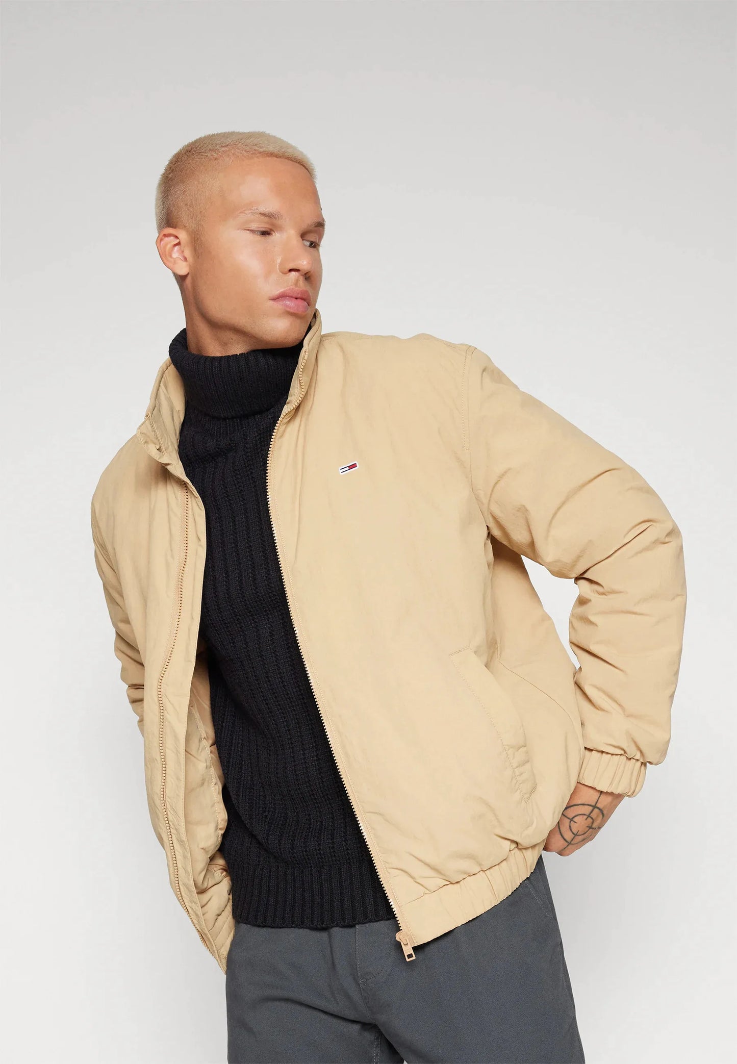 Tommy Jeans pánska bunda béžová