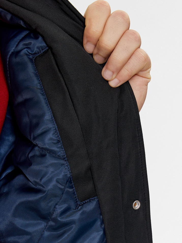 Tommy Jeans pánska bunda čierna s bielymi rukávmi