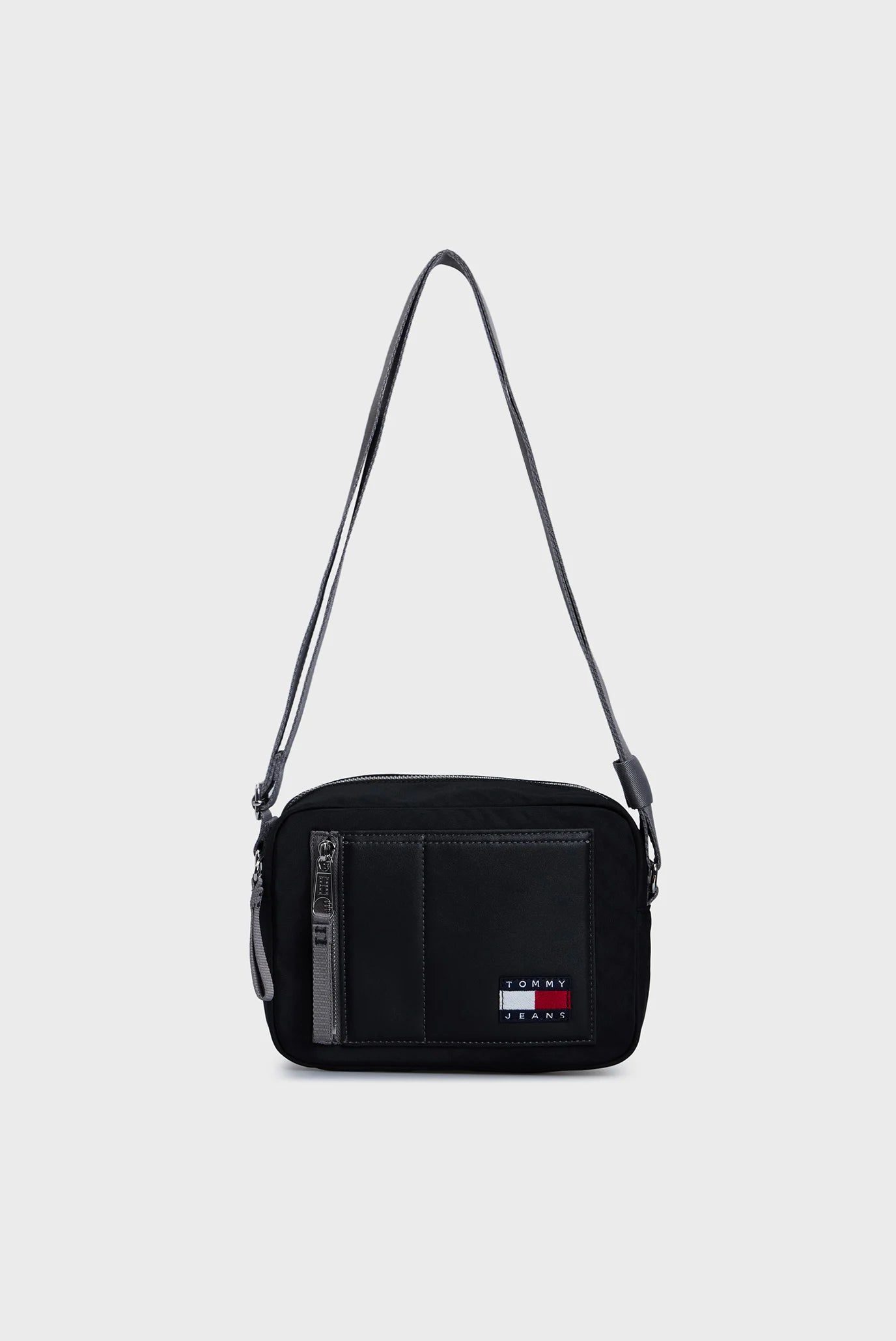 Tommy Jeans pánska taška TJM Surplus Camera Bag čierna