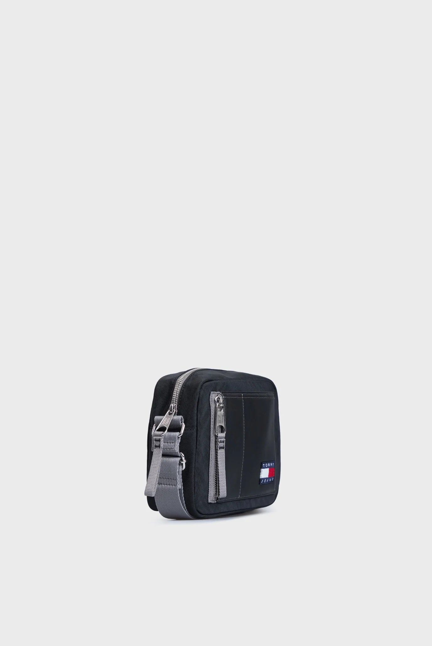 Tommy Jeans pánska taška TJM Surplus Camera Bag čierna