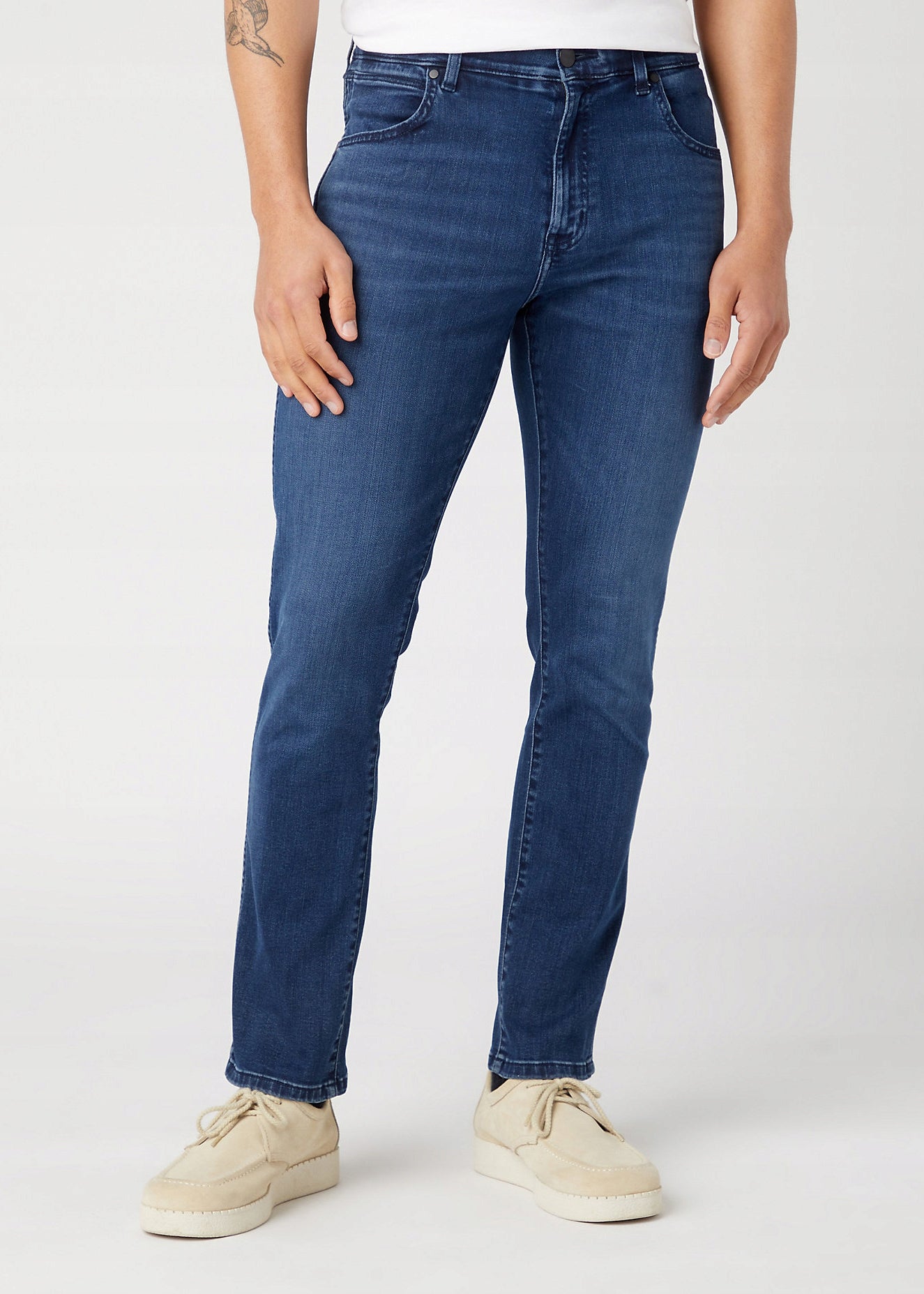 Wrangler pánske rifle Larston Slim Tapered Apollo 1123 41 425