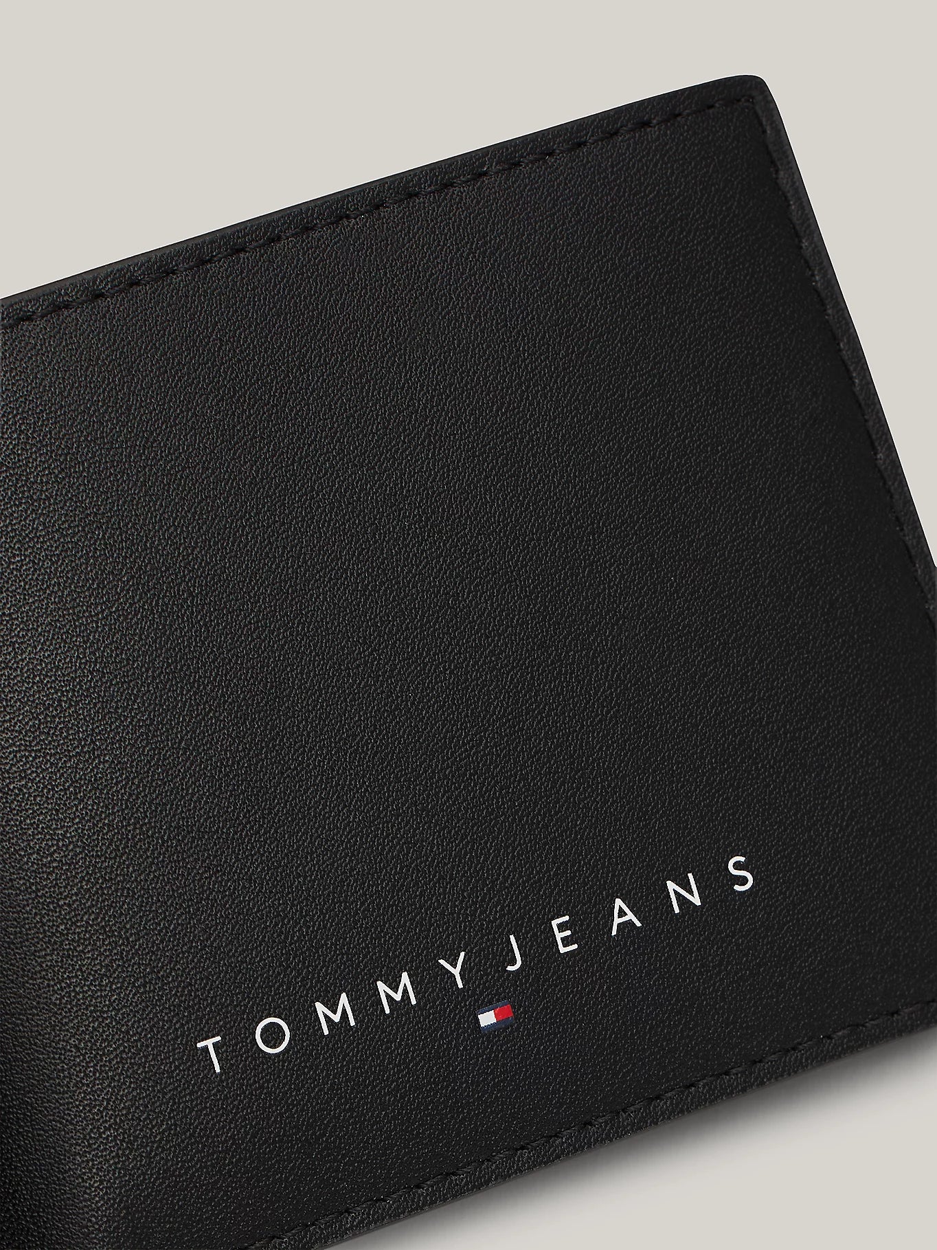 Tommy Hilfiger Credit Card And Coin Bifold pánska peňaženka