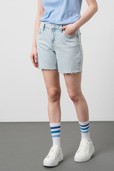 Tommy Jeans dámske džínsové šortky Maddie svetlomodré s franjúrovanými okrajmi