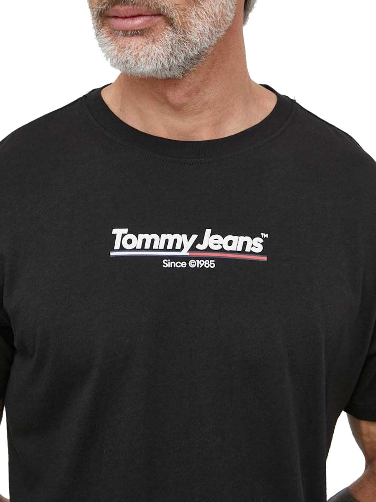 Tommy Jeans pánske tričko čierne TJM REG GRAPHIC TEE